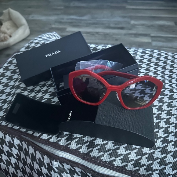 Red shade Prada